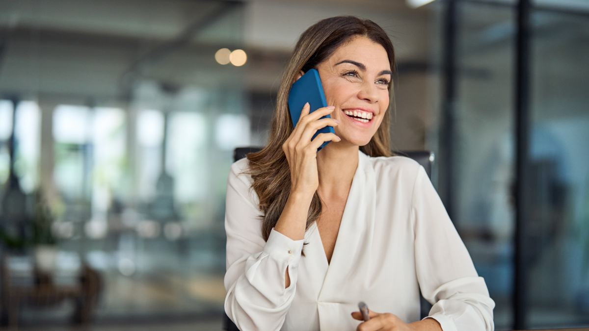 IVR vs. konversationelle KI: 5 Gründe, warum KI die besseren Erlebnisse schafft