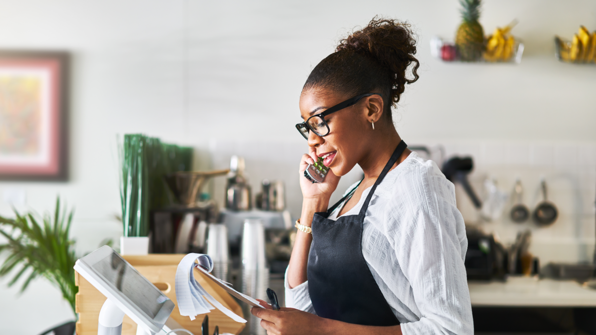 Wie Restaurants 2026 ihr Anrufaufkommen reduzieren: Ein Leitfaden zu den Tools, die wirklich funktionieren